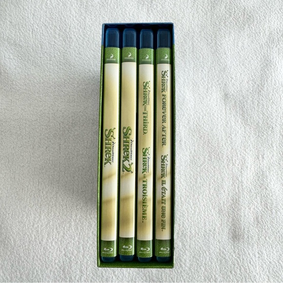 Shrek Blu-Ray Box Set - Picture 3 of 5
